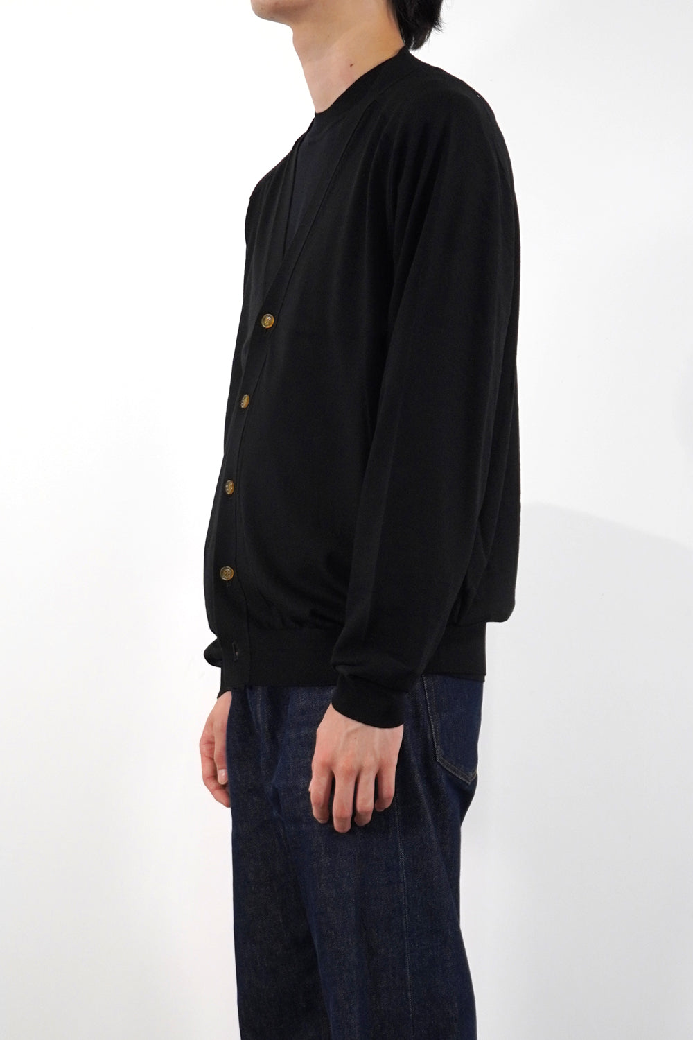 16GG V NECK CARDIGAN (UM302-UCD16-BLK) – the-knitbar.com