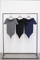 【サ専用 Pre-Order】Off-Shoulder H/S Body-Suit (CZ126-LPO54) / D.Navy